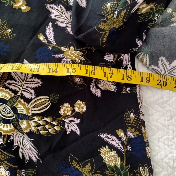 A.L.C. COOPER 100% SILK Long Sleeve OPEN BACK BLACK MULTI BLOUSE Sz 2 - Picture 9 of 10